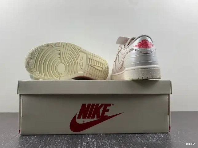 Reps TBK Low 1 Air x OG DM7866-601 Jordan Scott Travis 0603